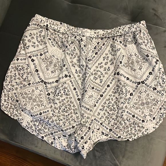 Sadie and sage - Picture 3 of 3